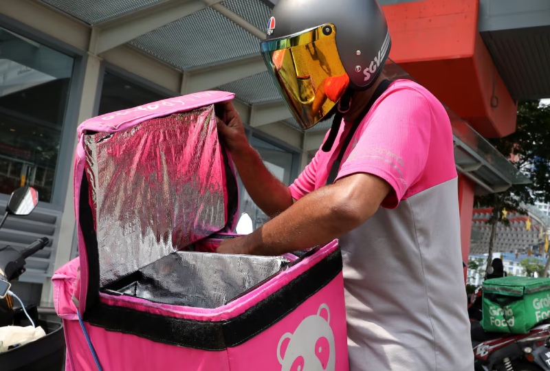 China to probe food delivery platforms